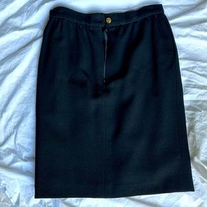 Authentic Chanel pencil skirt with side pockets size 36 Europe 4USA